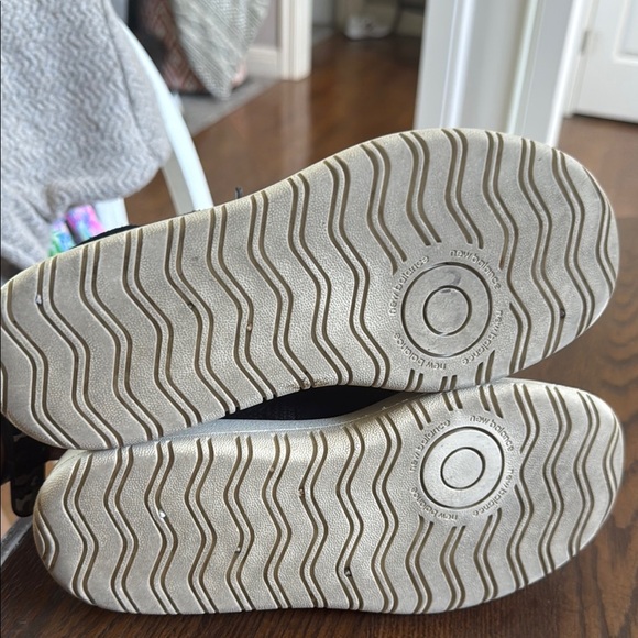 New Balance CT 302 Black Calm Taupe low top. Men size 6 - Picture 7 of 9